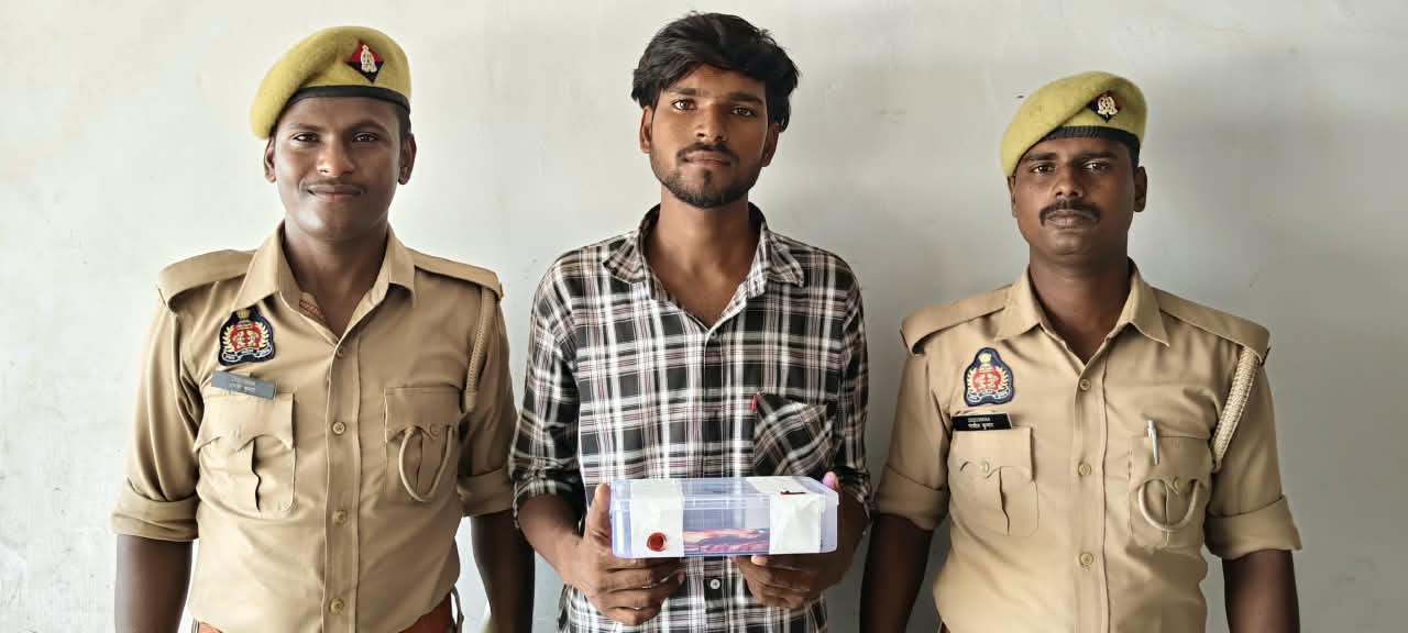 प्रयागराज दिनांक-23.09.2026 थाना फुलपुर पुलिस टीम द्वारा 01 वांछित अभियुक्त  गिरफ्तार, कब्जे से चोरी की 01 मोबाइल फोन बरामद*