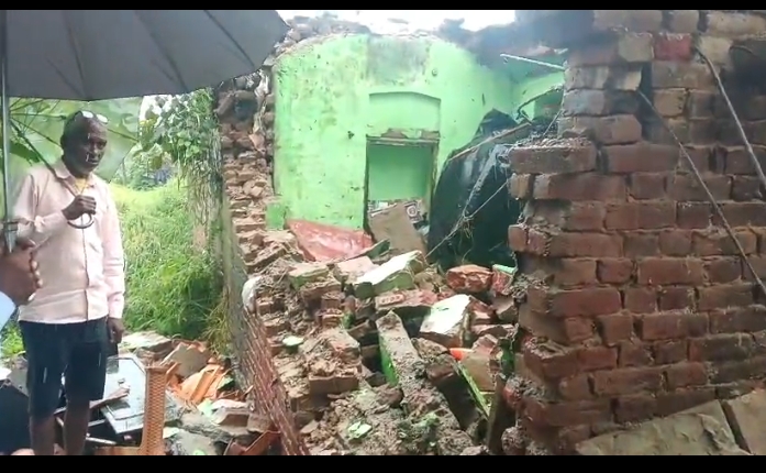 कासगंज:वारिश बनी मुसीबत २४घटों से लगातार हो रही है 