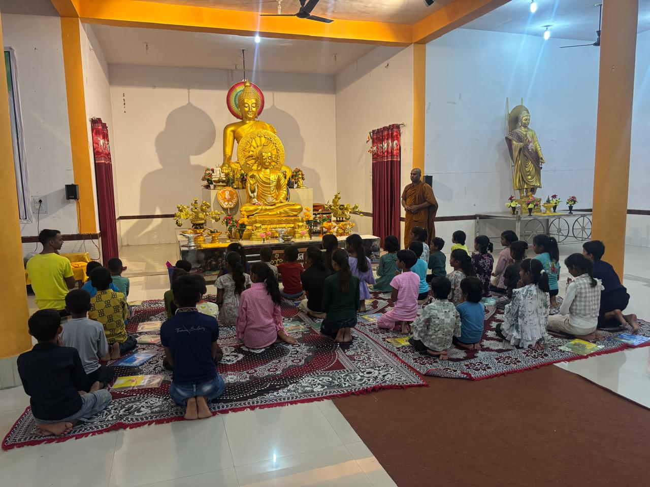शाक्य मुनि बुद्ध बिहार में संकिसा पर नई पहल, बच्चों के लिए निःशुल्क शिक्षण कार्य शुरू 