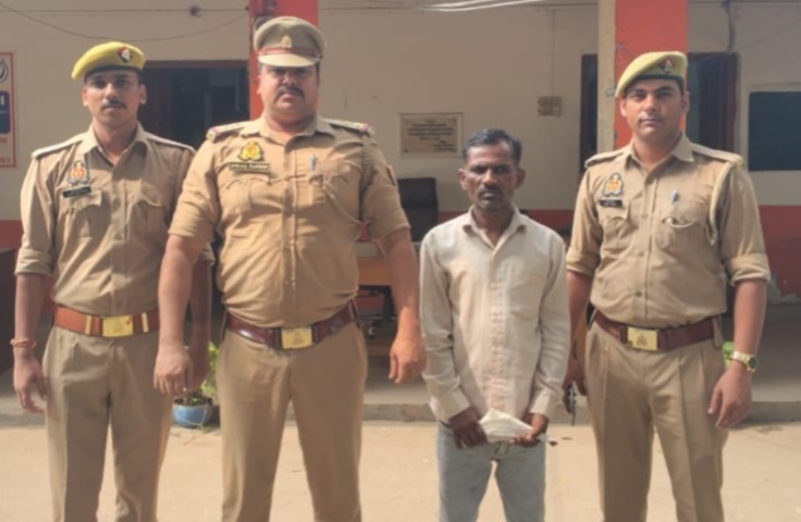 फर्रुखाबाद: कायमगंज पुलिस की बड़ी कार्रवाई: अवैध तमंचा और कारतूस के साथ शातिर अभियुक्त गोविंद गिरफ्तार, कई मुकदमे हैं दर्ज