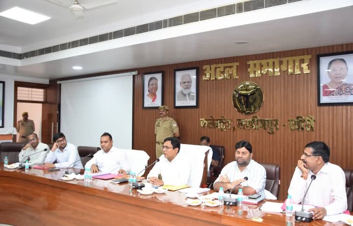 लखीमपुर खीरी : डीएम की अध्यक्षता में ओबीसी की आरक्षण में क्रीमोलेयर संबंधी प्रावधानों पर हुई कार्यशाला