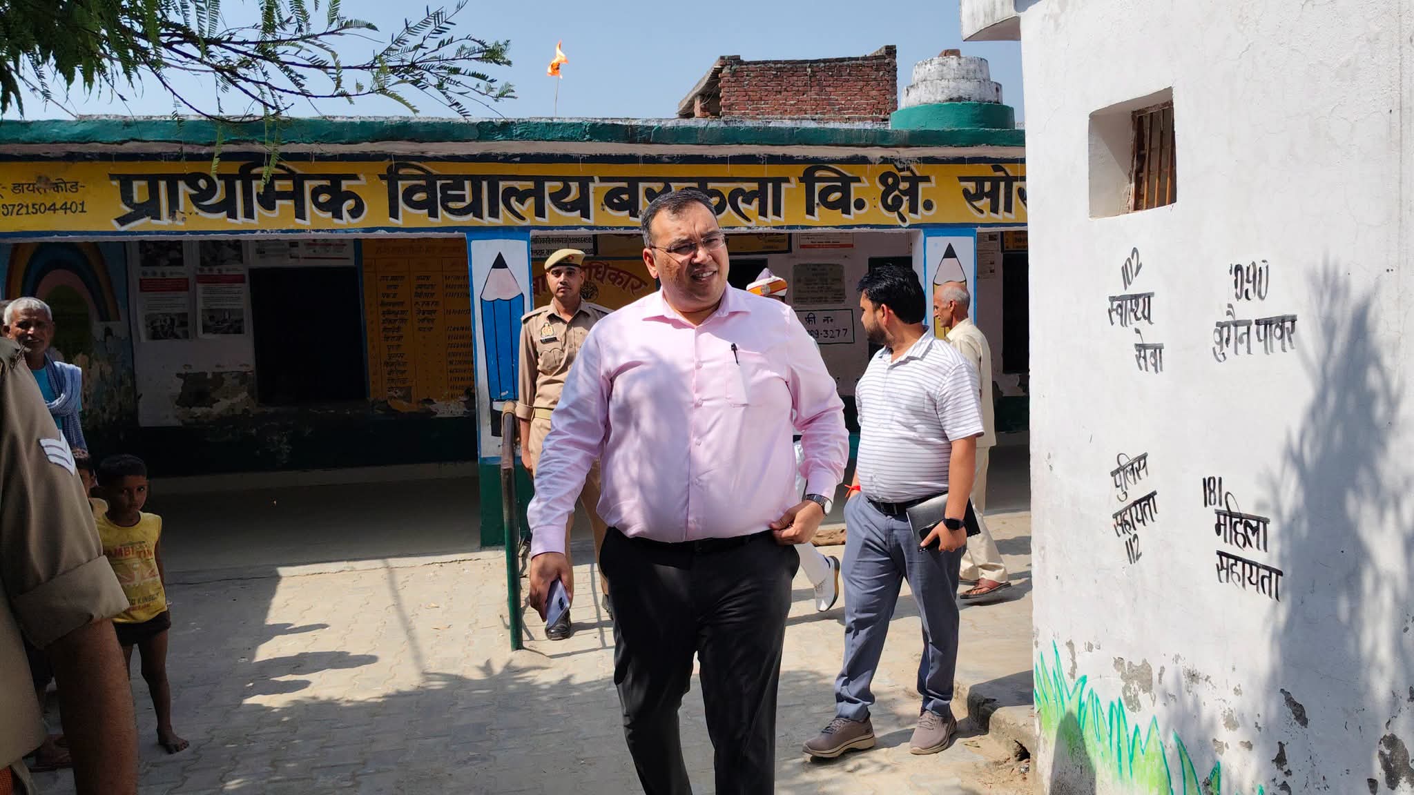 कासगंज : जिलाधिकारी कासगंज द्वारा किया गया औचक निरीक्षण 