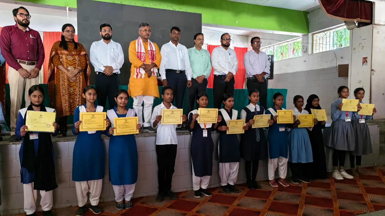 जौनपुर :पूर्वदशम (कक्षा 09-10) व दशमोत्तर (कक्षा 11-12) छात्रवृत्ति योजनान्तर्गतछात्रों को छात्रवृत्ति की धनराशि उनके आधार सीडेड बैंक खाते में मुख्यालय स्तर से किया गया अंतरित  