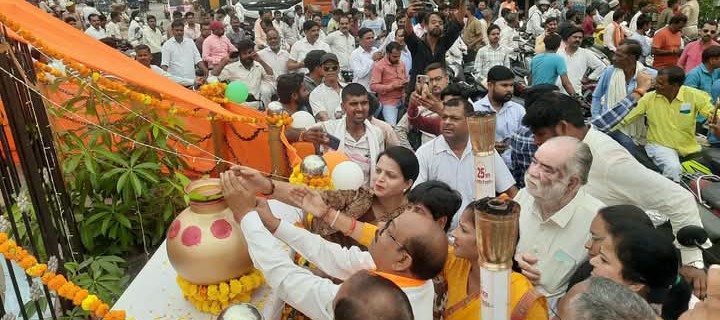 लखीमपुर खीरी : ‘सेवा कलश ज्योति यात्रा’ में उमड़ा श्रद्धालुओं का सैलाब