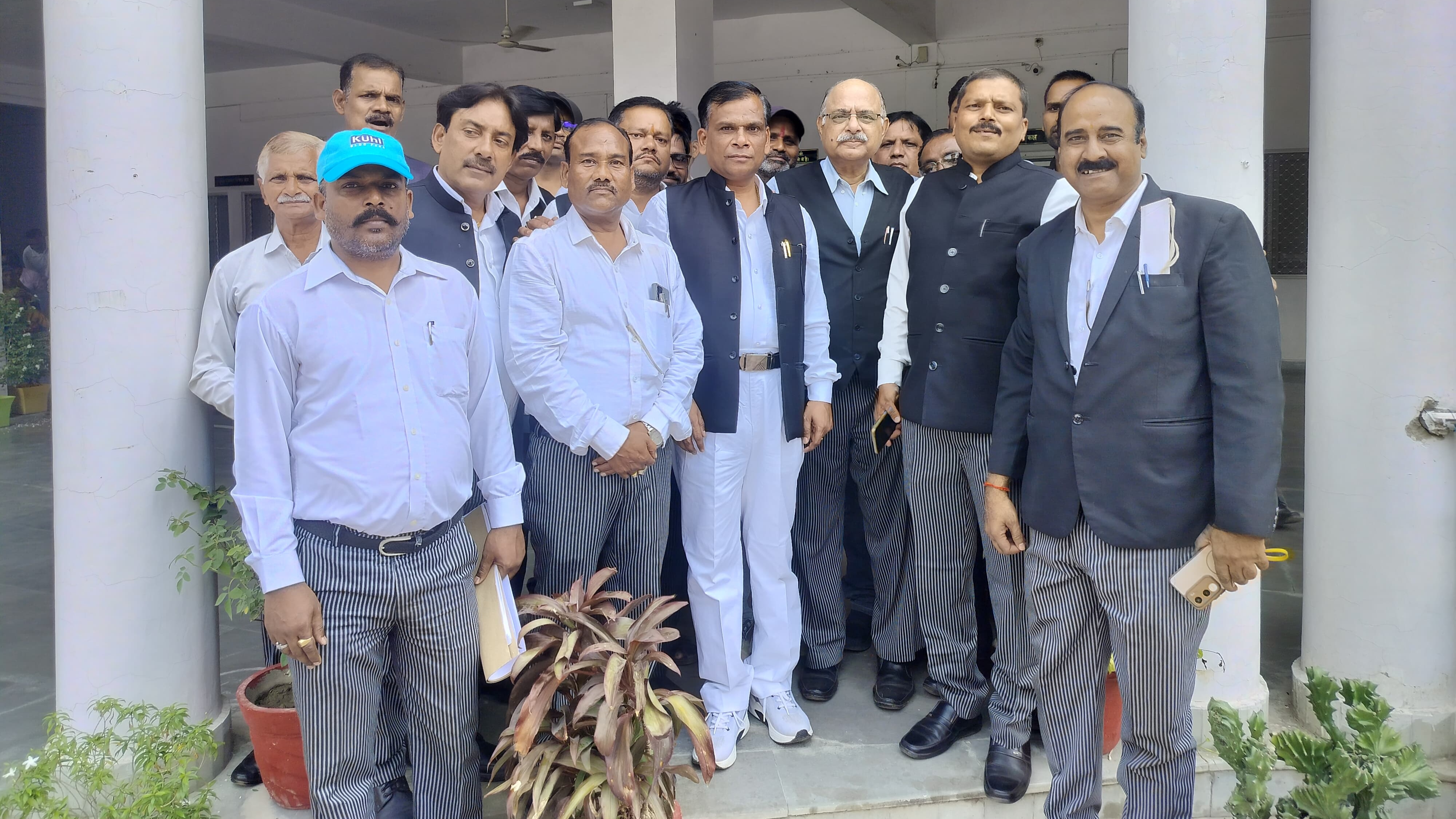 फर्रुखाबाद तहसील सदर को अन्य स्थान पर स्थानांतरित न करने की मांग