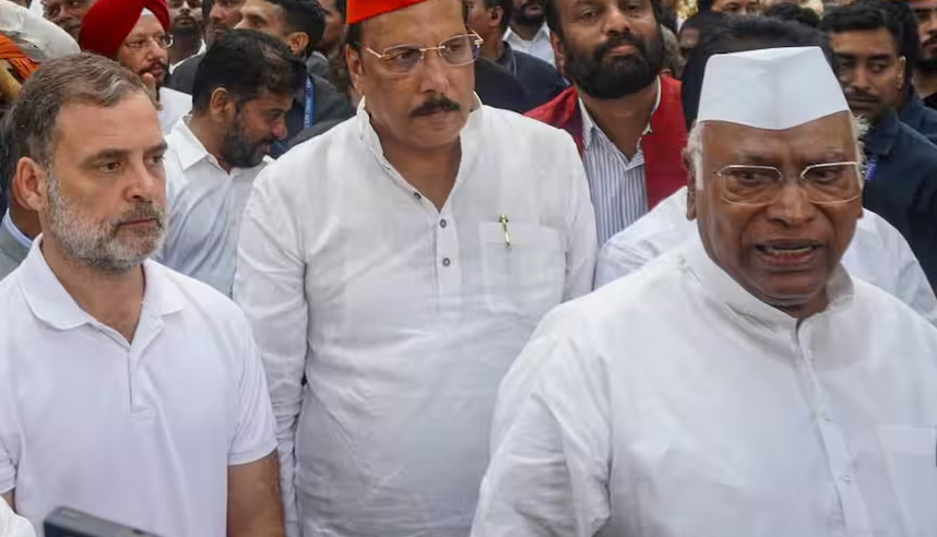 मुख्य चुनाव आयुक्त के खिलाफ आज भी विपक्ष का मोर्चा
