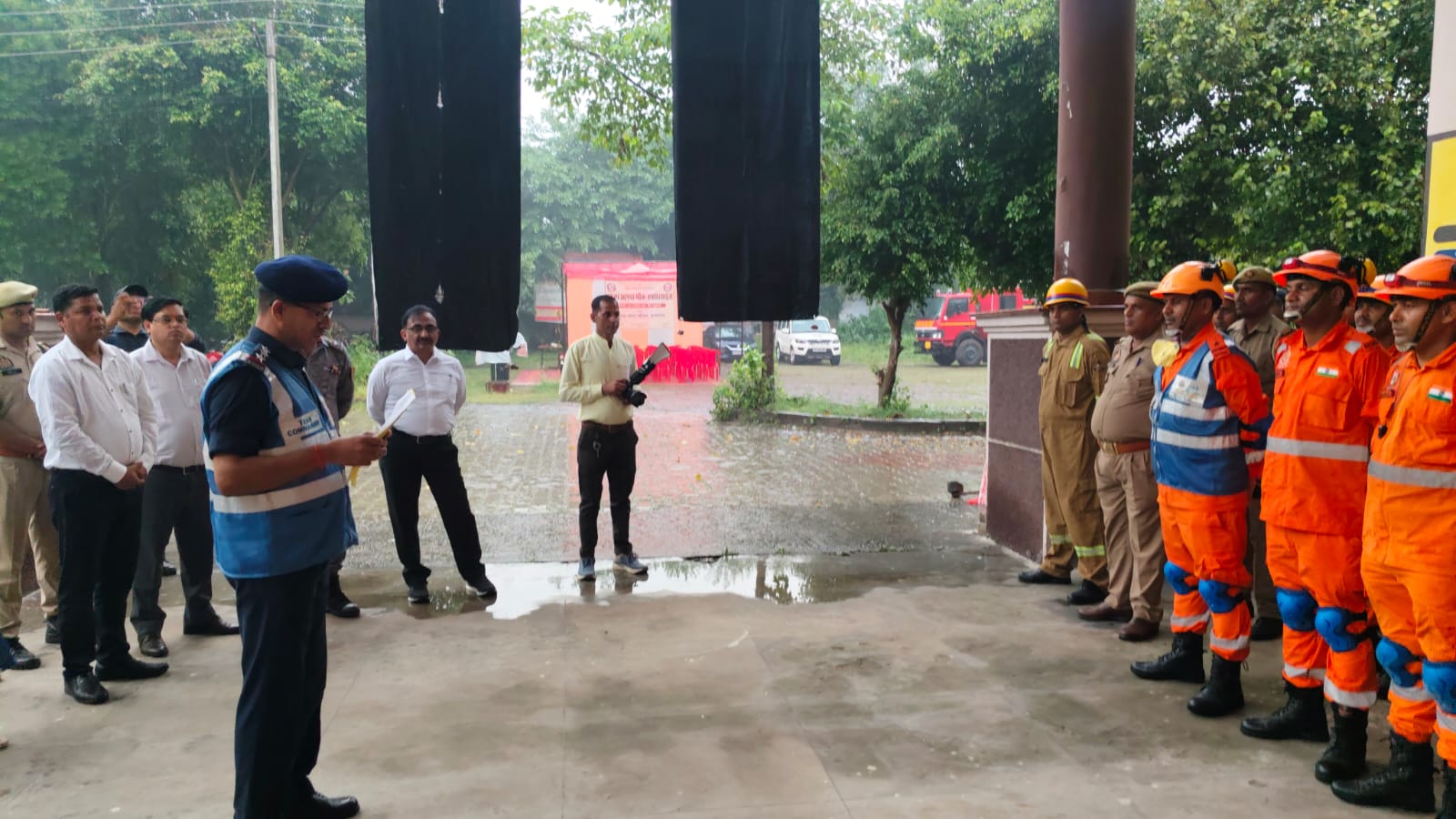 कासगंज : पूर्व र्व सैनिकों की समस्याओं के समाधान को हेल्पलाइन शुरू, व्हाट्सएप पर भी होगी सुनवाई
