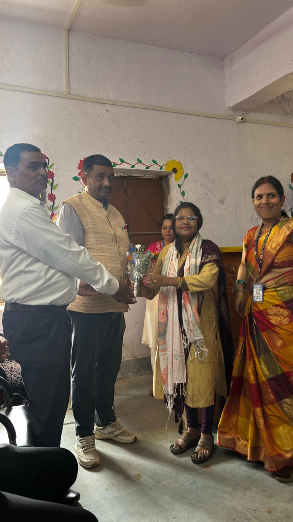 गया: प्रोजेक्ट कन्या उच्च माध्यमिक विद्यालय में विदाई सह अभिनंदन समारोह