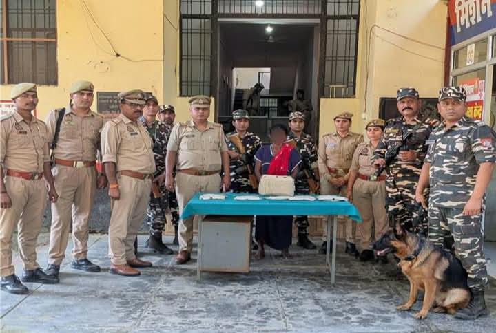 लखीमपुर खीरी : 982 ग्राम अवैछ चरस नेपाल से भारत लाते समय महिला गिरफ्तार