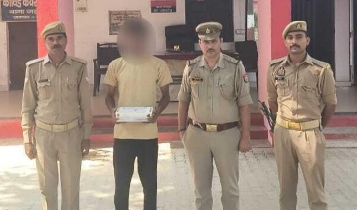 फर्रुखाबाद-जमीन विवाद में बाबा की गोली मारकर हत्या करने वाले वांछित अभियुक्त अंकित ठाकुर को थाना जहानगंज पुलिस ने दबोचा