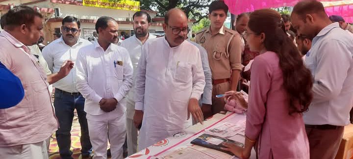 लखीमपुर खीरी : सेवा संकल्प अभियान के तहत स्वास्थ्य मेले एवं स्वास्थ्य शिविर का भाजपा जिलाध्यक्ष ने किया उद्घाटन