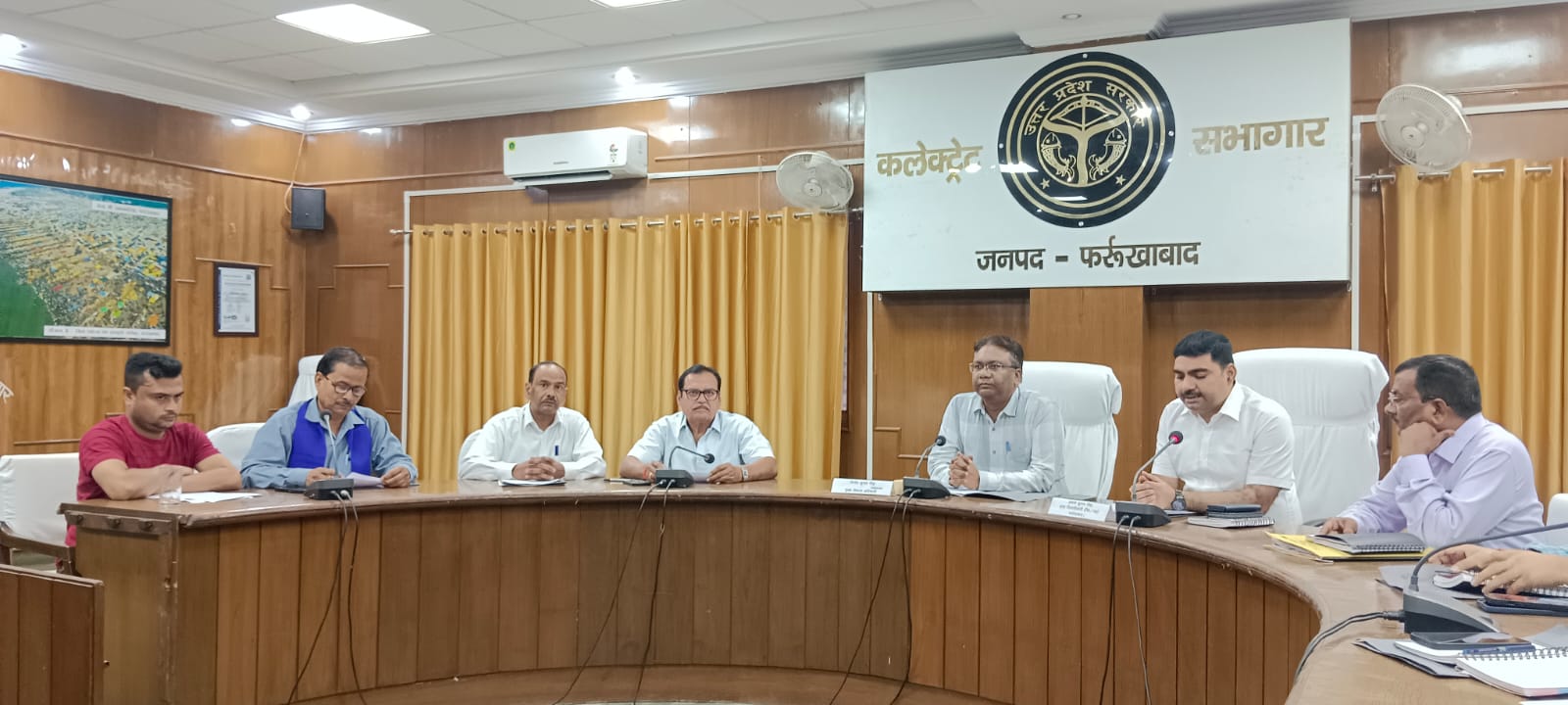 फर्रुखाबाद में मतदेय स्थलों के संभाजन एवं पुनर्निर्धारण को लेकर बैठक, 18 अक्टूबर तक प्रस्ताव तैयार करने के निर्देश