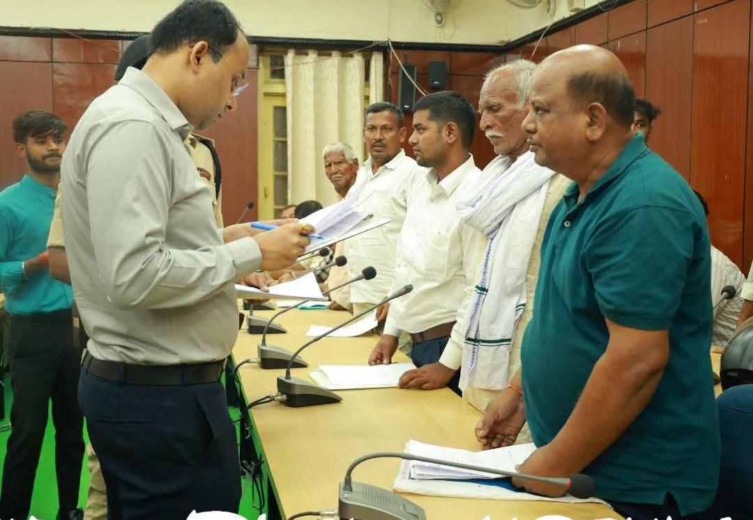 गया:जिलाधिकारी कार्यालय में लगा जनता दरबार