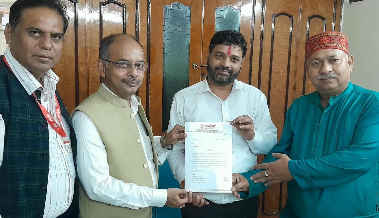 फर्रुखाबाद:अरविंद शुक्ला बने ‘स्वदेश’ के जिला ब्यूरो चीफ, पत्रकारिता जगत में मिली नई जिम्मेदारी