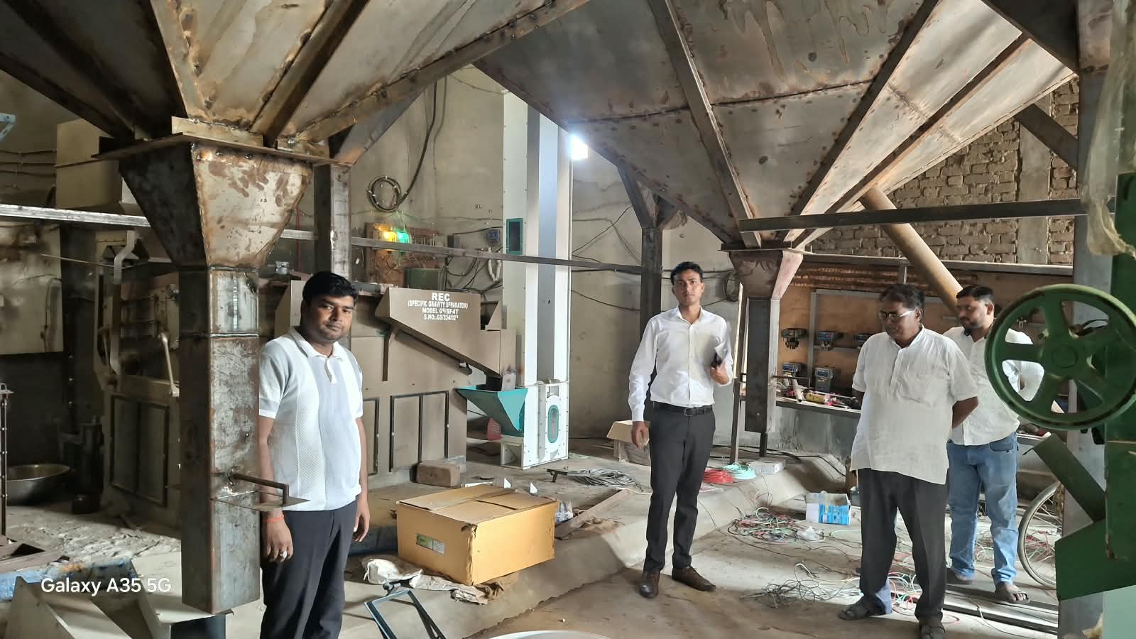 कासगंज में बीज विक्रेताओं के यहां छापेमारी, सात नमूने जांच को भेजे