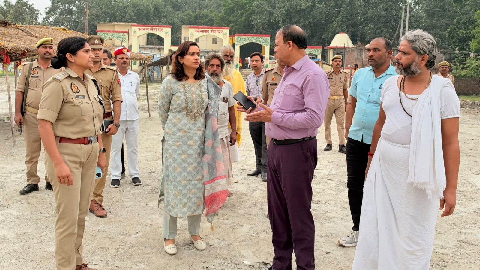 फर्रूखाबाद: आगामी श्रीरामनगरिया मेला एवं विकास प्रदर्शनी-2027 की तैयारियां शुरू , डीएम और एसपी द्वारा पांचाल घाट स्थलीय निरीक्षण